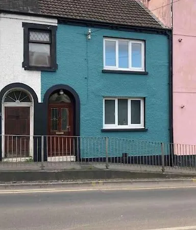 Quaint Cottage Main Street Llandeilo Exterior photo