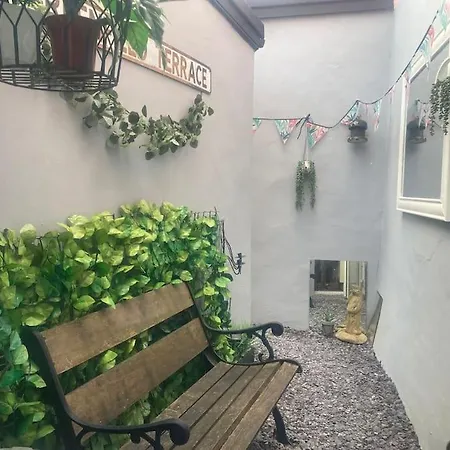 Quaint Cottage Main Street Llandeilo Exterior photo